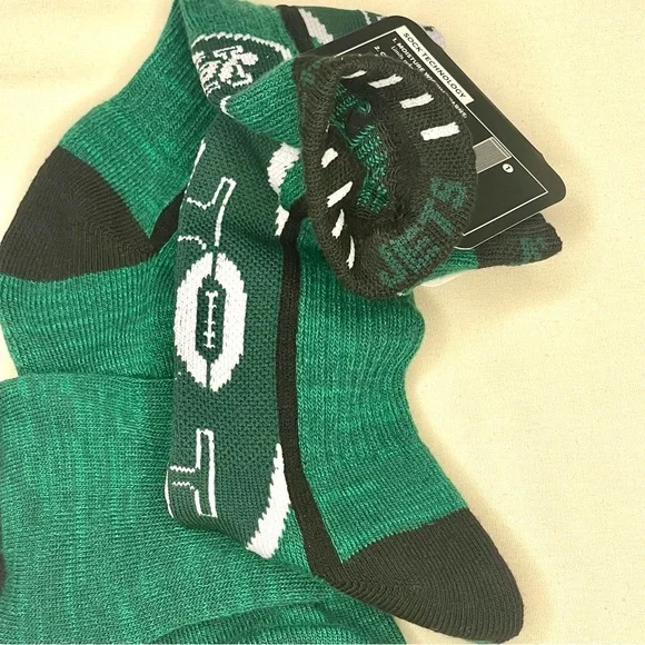2 pairs of New York Jets athletic crew socks - Picture 7 of 7